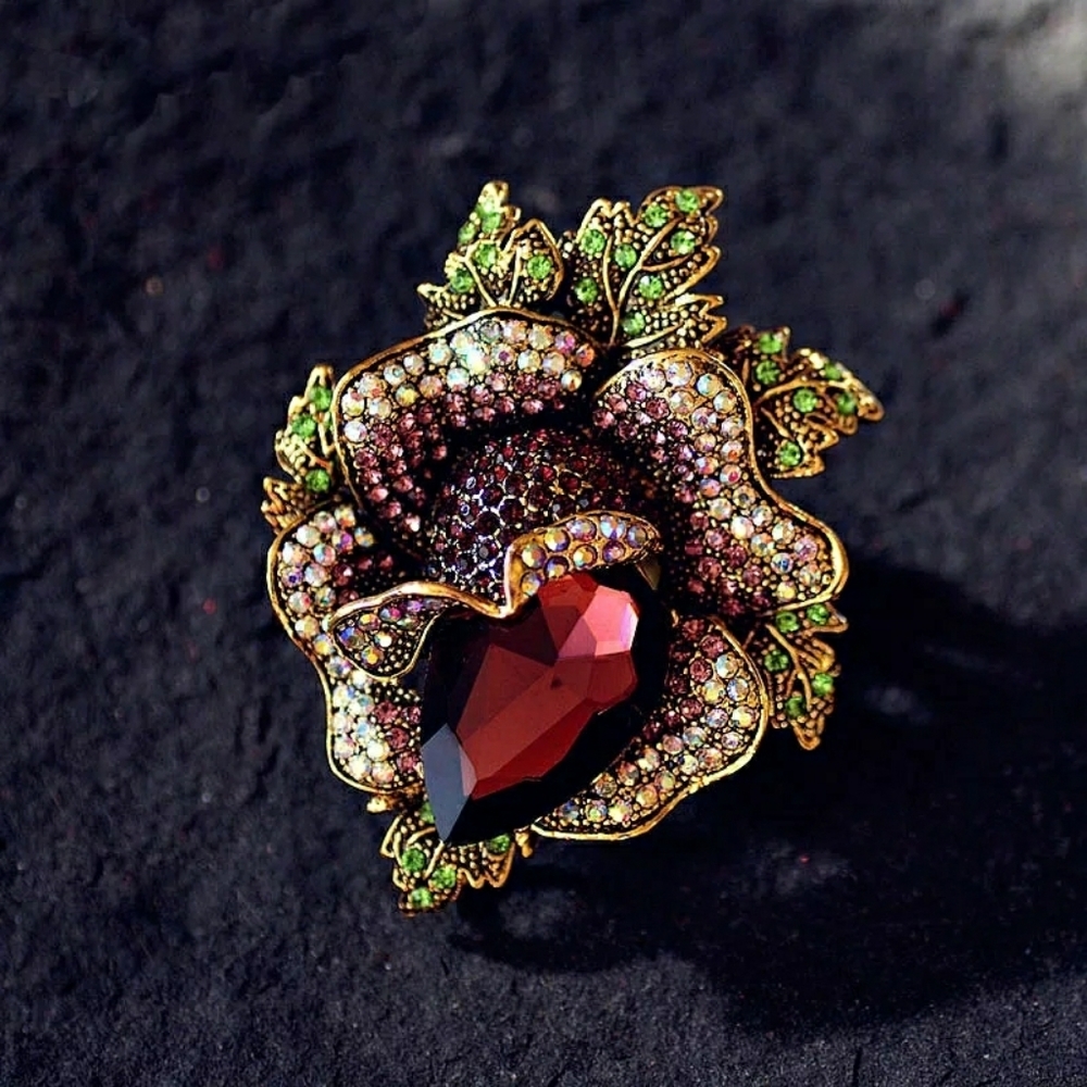 Brown rhinestone brooch